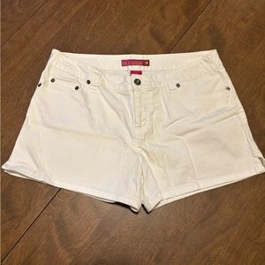 SO size 11 white shorts